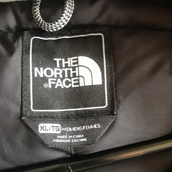 The North Face Long Puffer Coat - Picture 3 of 8